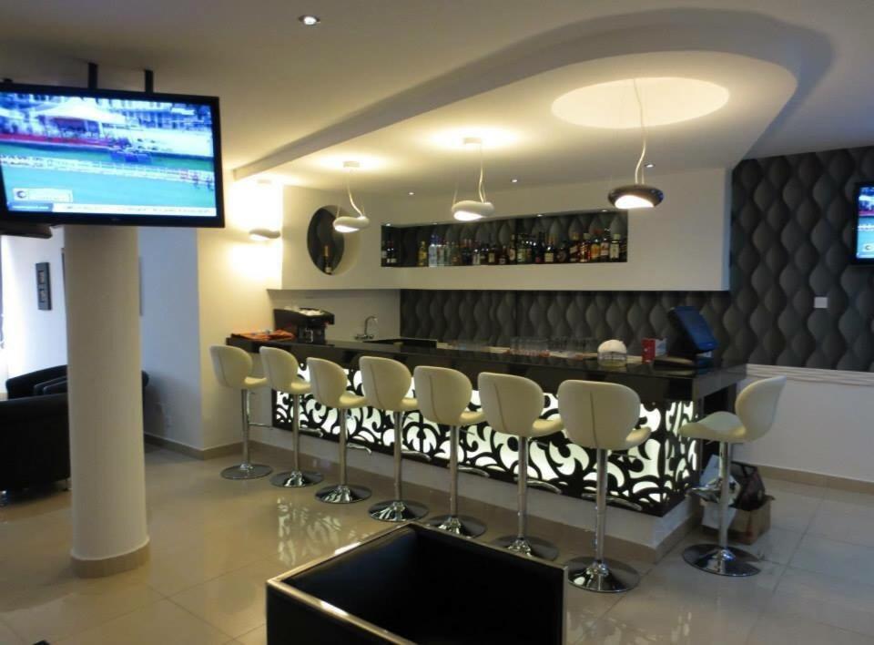 Airport Plaza Hotel Dżuba Zewnętrze zdjęcie